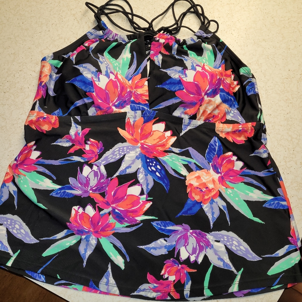 Women's 18 bathing suite top